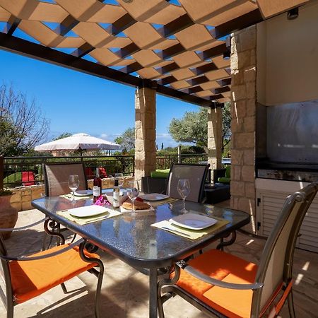 3 Bedroom Villa Madelini With Private Pool, Aphrodite Hills Resort 库克里亚 外观 照片