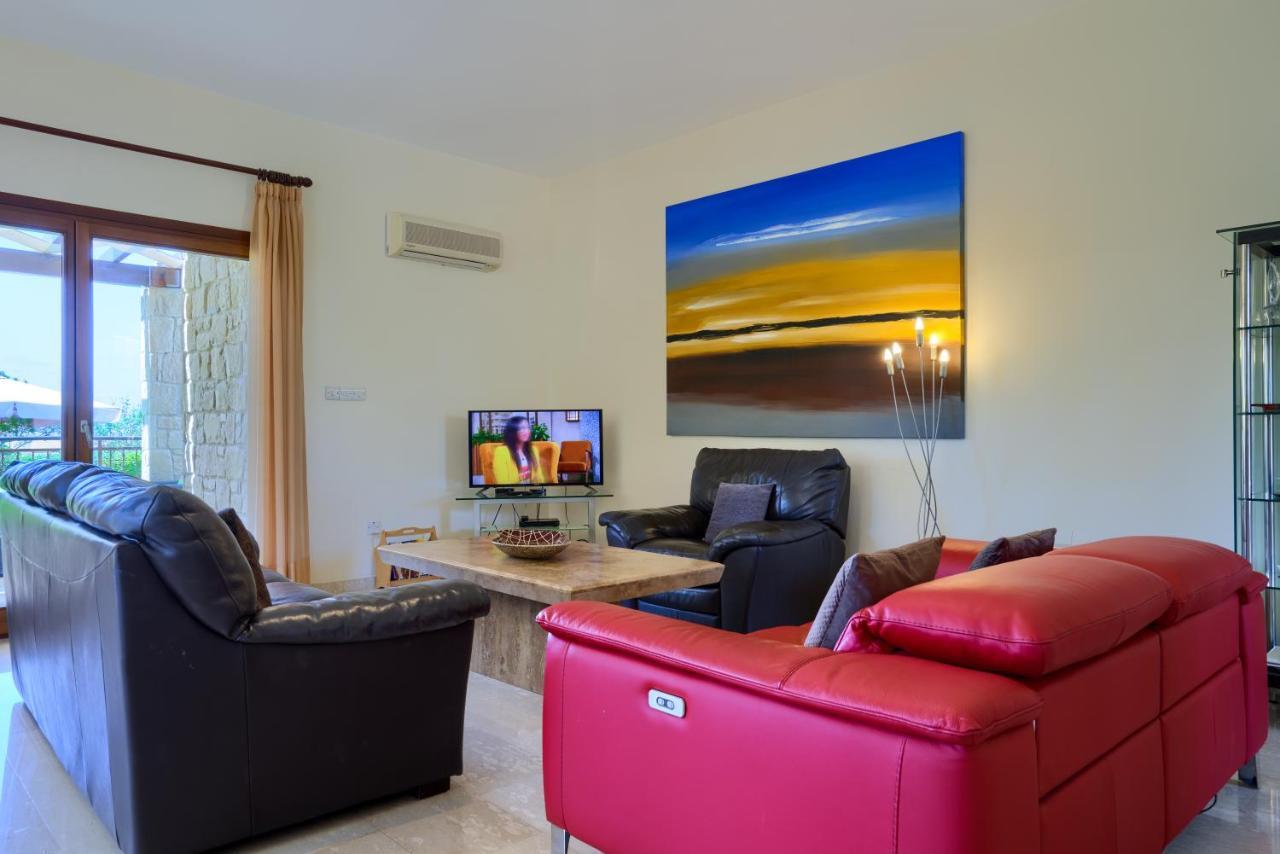 3 Bedroom Villa Madelini With Private Pool, Aphrodite Hills Resort 库克里亚 外观 照片